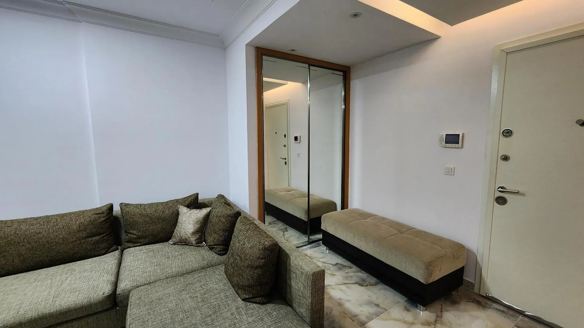 Taksim Square Perfect Family Residence With Pool Stambuł